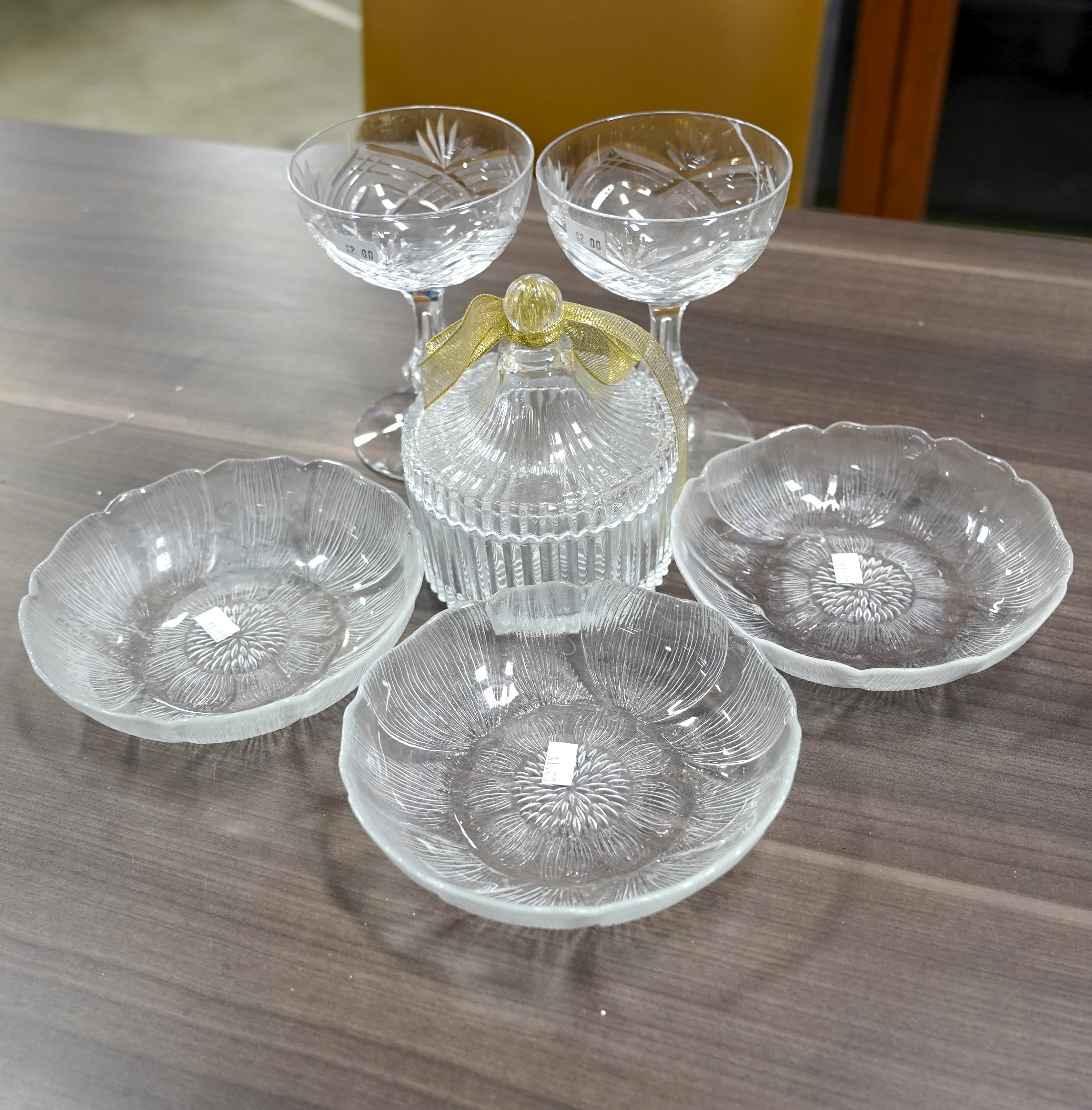 Toast to fall savings with these glassware finds โ perfect for cool vibes and warm apple cider.