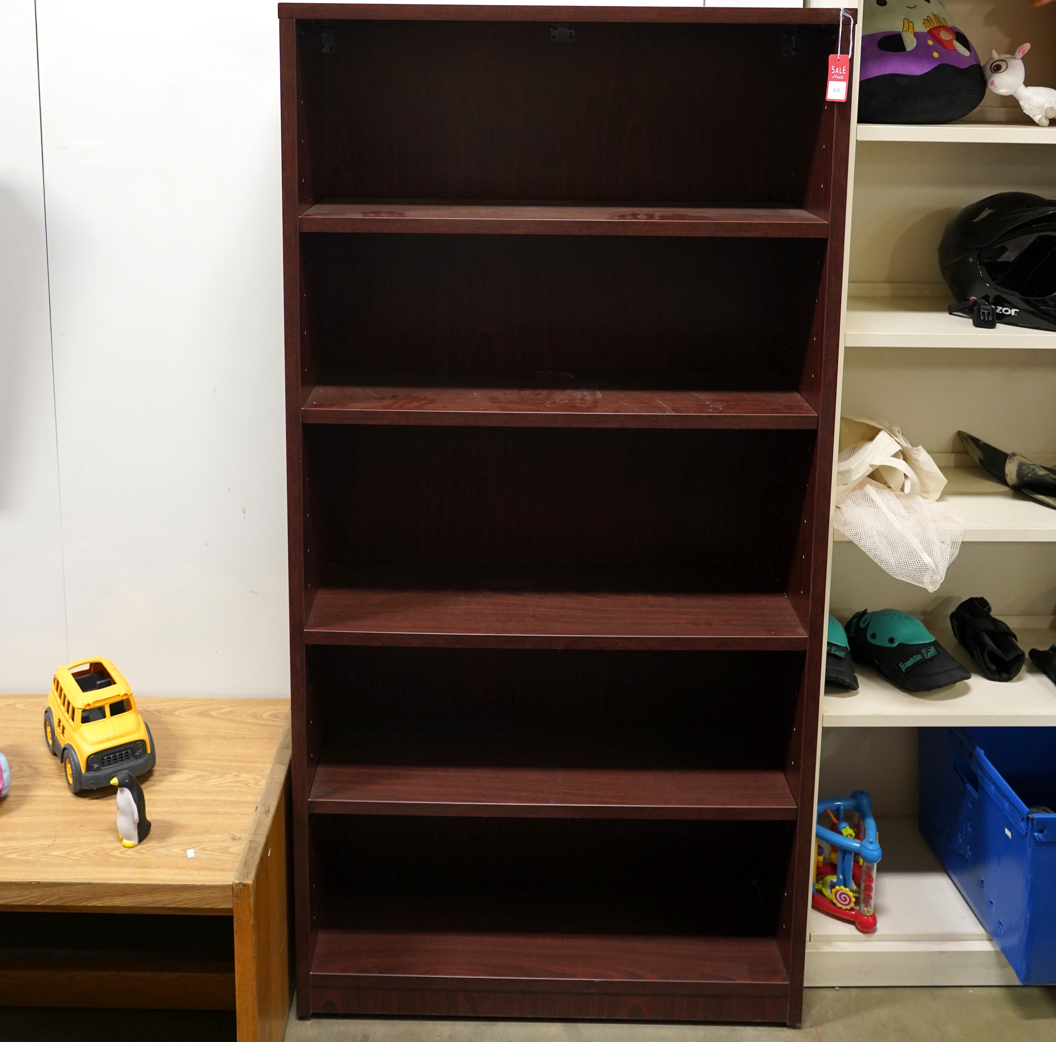 Mahogany 5-shelf bookcase.