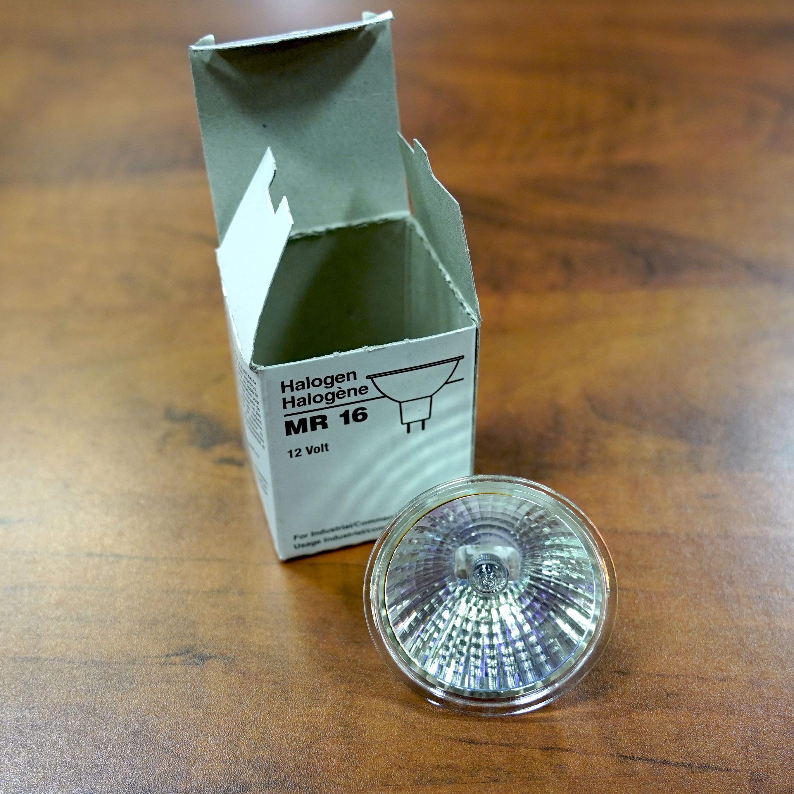 Halogen MR16 Replacement Bulb in Boxes