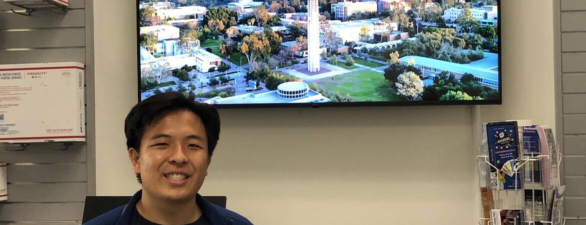2024 R'Card Photo Contest Winner Aronne Chan with his winning picture.